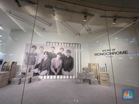 Daftar Harga, Promo, dan Hadiah Gratis di BTS POP-UP: MONOCHROME