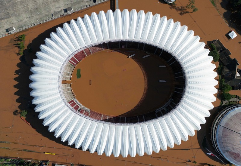 Foto udara menampilkan kondisi Stadion Beira Rio yang terendam banjir di Porto Alegre, Rio Grande do Sul, Brasil, Selasa (7/5/2024). (AP Photo/Carlos Macedo) Foto udara menampilkan kondisi Stadion Beira Rio yang terendam banjir di Porto Alegre, Rio Grande do Sul, Brasil, Selasa (7/5/2024). (AP Photo/Carlos Macedo)