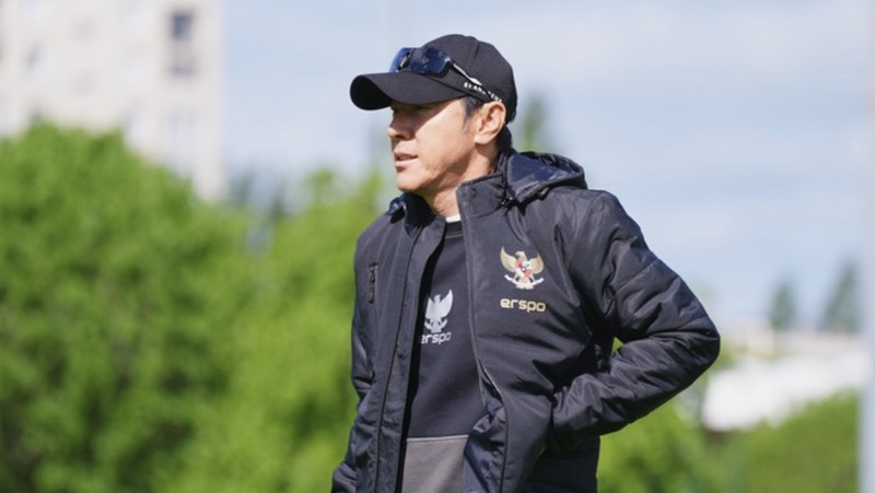 Latihan pemain Tim Nasional (Timnas) Indonesia U-23 jelang laga melawan Guniea U-23  ada laga play-off Olimpiade Paris 2024. di Stade Leo Lagrange, Besancon, Prancis, Selasa (7/5/2024). (Dok. PSSI)