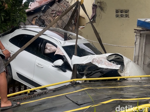 Penyebab Pengemudi Porsche Tabrak Kantor Polisi Medan: Karena Mengantuk
