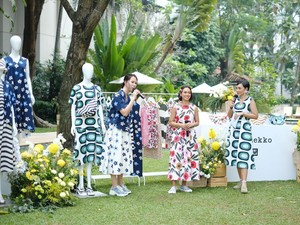 Tips Bergaya Tabrak Motif Tapi Tetap Nyaman Dilihat a la Andien Aisyah