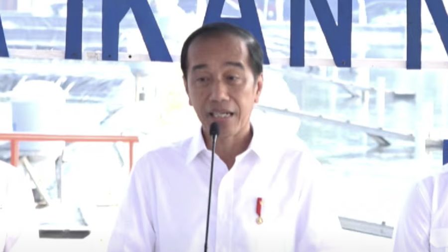 Presiden Joko Widodo saat acara peresmian Tambak Budi Daya Ikan Nila Salin (BINS) di Balai Layanan Usaha Produksi Perikanan Budi Daya (BLUPPB) di Karawang. (YouTube/Sekretariat Presiden)
