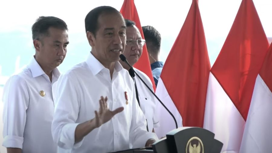 Presiden Joko Widodo saat acara peresmian Tambak Budi Daya Ikan Nila Salin (BINS) di Balai Layanan Usaha Produksi Perikanan Budi Daya (BLUPPB) di Karawang. (YouTube/Sekretariat Presiden)