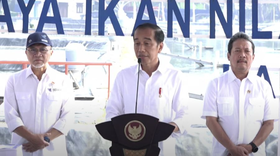 Presiden Joko Widodo saat acara peresmian Tambak Budi Daya Ikan Nila Salin (BINS) di Balai Layanan Usaha Produksi Perikanan Budi Daya (BLUPPB) di Karawang. (YouTube/Sekretariat Presiden)
