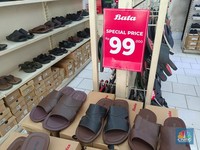 Pabrik Sepatu Bata Ditutup, Toko Ini Pastikan Stok Belum Habis