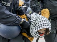 Bak Demo 98, Ratusan Mahasiswa Eropa Ditangkap