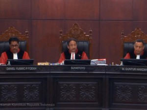 Hakim MK ke Ketua KPU di Sidang Sengketa Pileg: Pak Hasyim Tidur Ya?