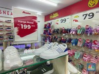 Pabrik Tutup, Bata Masih Gelar Pesta Diskon Sampai 84% Sandal-Sepatu