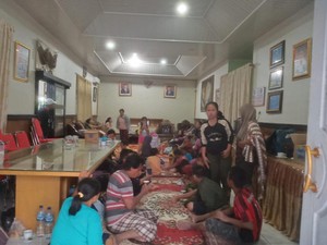 Rumdin Bupati OKU Jadi Posko Penginapan Korban Banjir-Dapur Umum