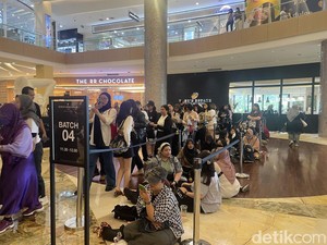 Cerita ARMY Rela Menginap Demi Dapat Antrian Awal di BTS POP-UP MONOCHROME IN JAKARTA