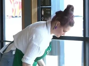 Barista Ini Terharu Dapat Tip Rp 3,2 Juta dari Pembeli yang Rewel