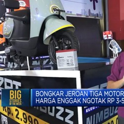 Video: Bongkar Jeroan Motor Listrik Harga HP! Cuma Rp 3-5 Jutaan!