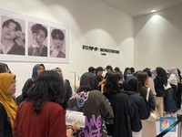 Kisah ARMY Antre Sejak 04.00 Subuh Demi BTS POP-UP: MONOCHROME