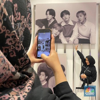 Dibuka Hari Ini! BTS POP-UP: MONOCHROME Diserbu Army