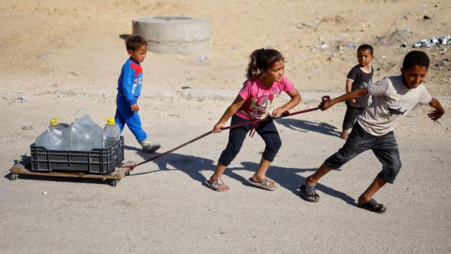 Anak-anak Gaza Dirudal Saat Ambil Air, Israel Sebut Salah Sasaran