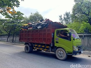 Kebakaran Padam, TPA Suwung Dibuka Kembali untuk Kiriman Sampah