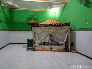 Cerita Tak Masuk Logika di Sekitar Pesarean Raden Ayu Pandan Sari