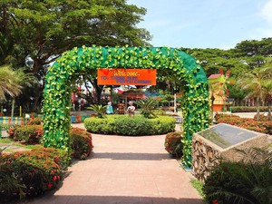 Libur Lebaran, Pantai Cermin Theme Park & Resort Dipadati Pengunjung