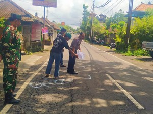 Pengendara Motor Tewas Setelah Tabrak Truk Mundur
