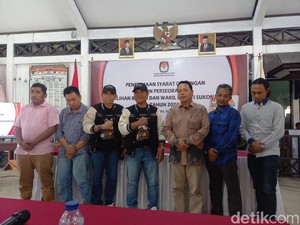 Datangi KPU Sukoharjo, Tuntas Subagyo Siap Maju Pilbup Jalur Perseorangan