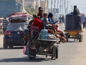 Video Warga Palestina Berbondong-bondong Tinggalkan Kamp Jabalia