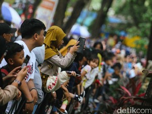 Pengunjung Ragunan Tembus 25 Ribu pada Sabtu Siang