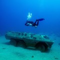 Iseng Baca Arsip, Bule Ini Dapat 100 Batang Emas di Laut RI