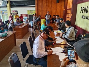 500 Warga Pakel Terima Tali Asih Berkat Polresta Banyuwangi
