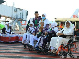 Penerbangan Kloter Pertama Calon Jemaah Haji Sumut Delay 2 Kali