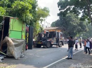 Truk Terguling di Jalur Tengkorak Cianjur, 1 Orang Tewas