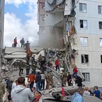 Serangan Rudal Ukraina Hantam Bangunan Apartemen Rusia, 7 Orang Tewas