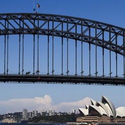 Fenomena Baru: Crazy Rich RI Beli Mal Ratusan Miliar di Australia