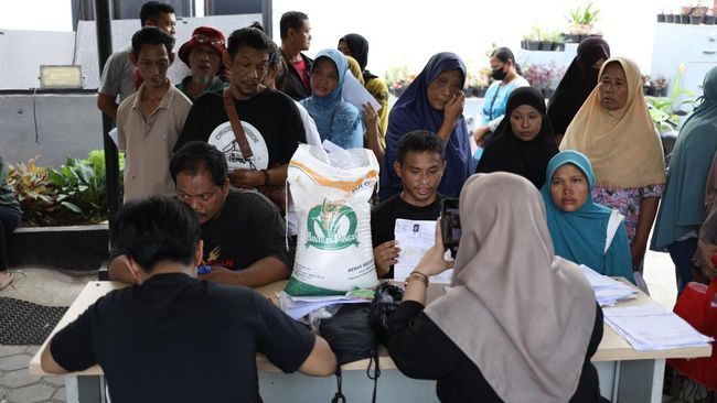 Siap-Siap! Pemerintah Bagi-Bagi Bansos Lagi agar Ekonomi RI Tumbuh 5%