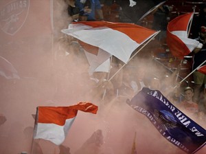 Kibaran Bendera Merah Putih di Tribun FC Dallas, gegara Maarten Paes?