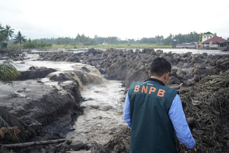 Kondisi terkini Kabupaten Agam, Kabupaten Tanah Datar usai diterjang banjir bandang lahar dingin. Kondisi terkini Kabupaten Agam, Kabupaten Tanah Datar usai diterjang banjir bandang lahar dingin. (Instagram @eka.putra.official)