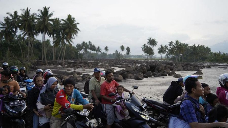 Kondisi terkini Kabupaten Agam, Kabupaten Tanah Datar usai diterjang banjir bandang lahar dingin. (Instagram @eka.putra.official)