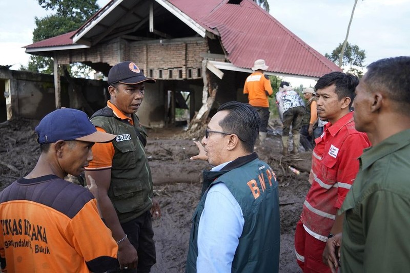 Kondisi terkini Kabupaten Agam, Kabupaten Tanah Datar usai diterjang banjir bandang lahar dingin. Kondisi terkini Kabupaten Agam, Kabupaten Tanah Datar usai diterjang banjir bandang lahar dingin. (Instagram @eka.putra.official)