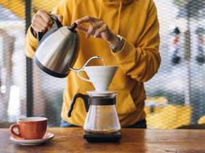 Benarkah Minum Kopi 5 Cangkir Sehari Baik untuk Jantung? Ini Kata Dokter