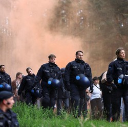 Jerman Demo Besar karena 'Perjanjian Iblis', 160.000 Turun ke Jalan