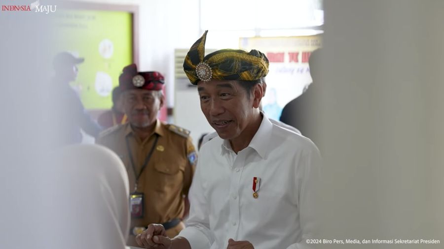 Presiden Joko Widodo (Jokowi) meninjau Rumah Sakit Umum Daerah (RSUD) dr. H.L.M. Baharuddin, M.Kes di Kabupaten Muna, Provinsi Sulawesi Tenggara. (Tangkapan Layar Youtube Sekretariat Presiden)