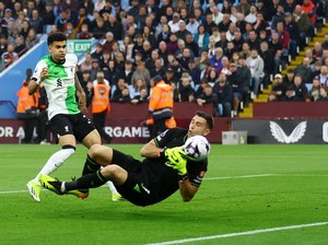 Duh! Emi Martinez Blunder, Bikin Gol Bunuh Diri