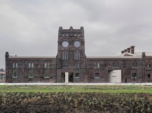 Bekas Rumah Jagal Hewan Ini Disulap Jadi Galeri Seni, Dindingnya Bisa Berputar!