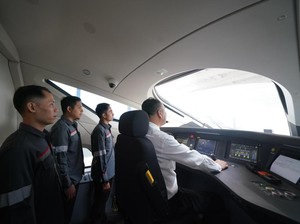 Bukan Lagi di Simulator, Calon Masinis Whoosh Praktik Langsung di Kereta Cepat