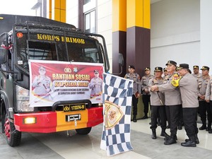 Irjen Iqbal Kirim 3 Truk Sembako-Selimut ke Korban Bencana di Sumbar