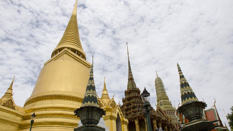 Kompleks Kuil Buddha Zamrud dan Istana Agung terlihat di Bangkok, Thailand. (AP Photo/Penny Yi Wang/File Foto)