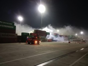 Kontainer di Pelabuhan Tanjung Priok Terbakar, 6 Unit Mobil Damkar Meluncur