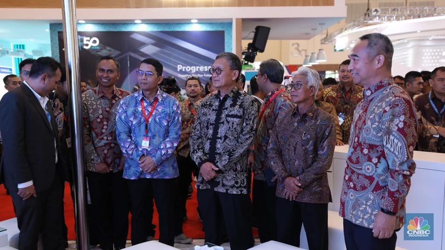 Menteri Energi dan Sumber Daya Mineral (ESDM) Arifin Tasrif saat menghadiri acara Indonesian Petroleum Association (IPA) pameran IPA Convex Ke-48 di ICE BSD City, Tangerang, Banten, Selasa (14/5/2024). (CNBC Indonesia/Tri Susilo)