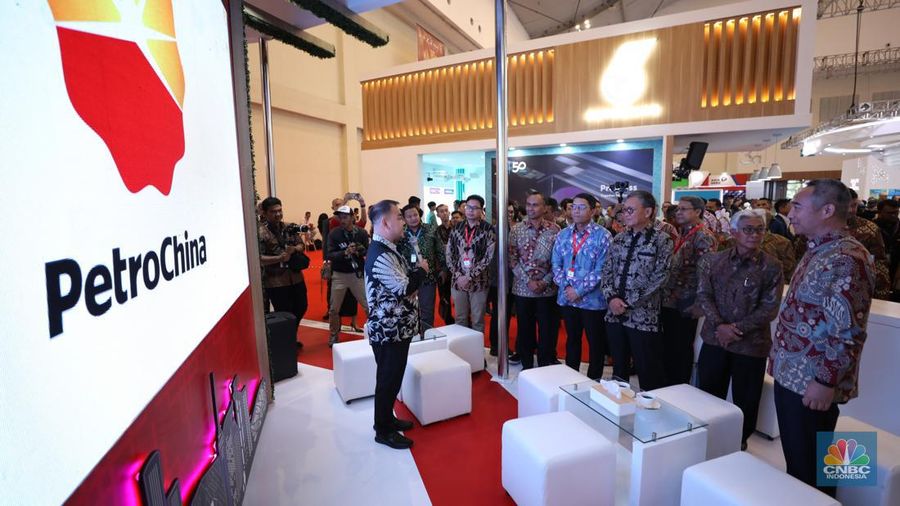 Menteri Energi dan Sumber Daya Mineral (ESDM) Arifin Tasrif saat menghadiri acara Indonesian Petroleum Association (IPA) pameran IPA Convex Ke-48 di ICE BSD City, Tangerang, Banten, Selasa (14/5/2024). (CNBC Indonesia/Tri Susilo)