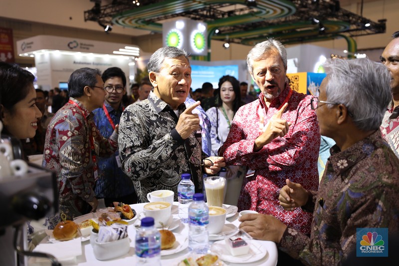 Menteri Energi dan Sumber Daya Mineral (ESDM) Arifin Tasrif saat menghadiri acara Indonesian Petroleum Association (IPA) pameran IPA Convex Ke-48 di ICE BSD City, Tangerang, Banten, Selasa (14/5/2024). (CNBC Indonesia/Tri Susilo)