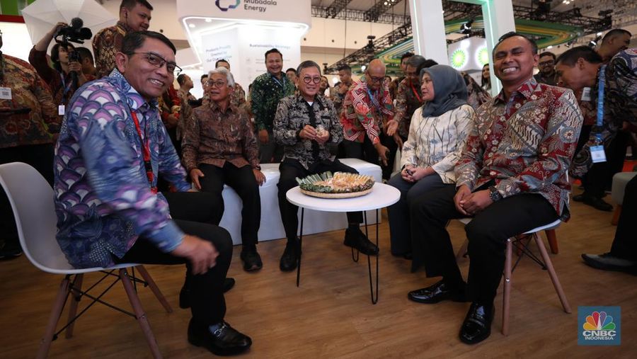 Menteri Energi dan Sumber Daya Mineral (ESDM) Arifin Tasrif saat menghadiri acara Indonesian Petroleum Association (IPA) pameran IPA Convex Ke-48 di ICE BSD City, Tangerang, Banten, Selasa (14/5/2024). (CNBC Indonesia/Tri Susilo)